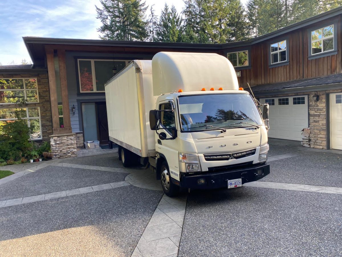skip-moving-truck-house-Vancouver-West Vancouver